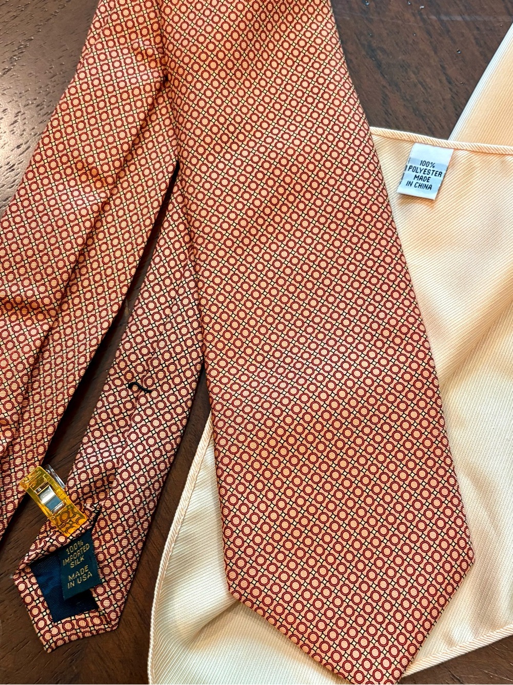Classic Men's Tie and Pocket Square